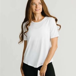 Zyia White Go To Crewneck short sleeve tee - Large